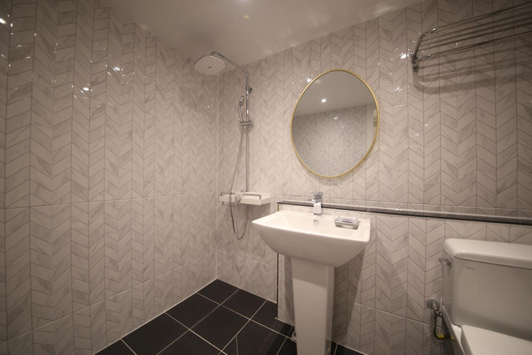 Bathroom 4, Hotel Vantt, Buk