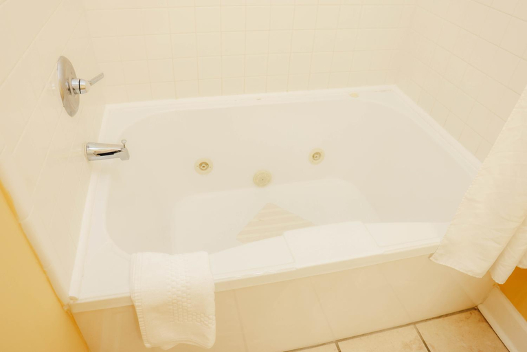 Bathroom 4, Ocean Club Resort Myrtle Beach, Horry