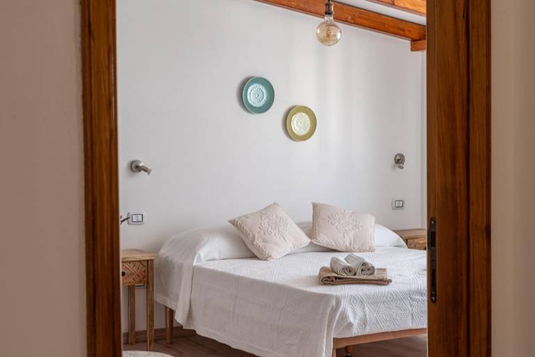 Others 4, Domo Papiros B&B, Nuoro