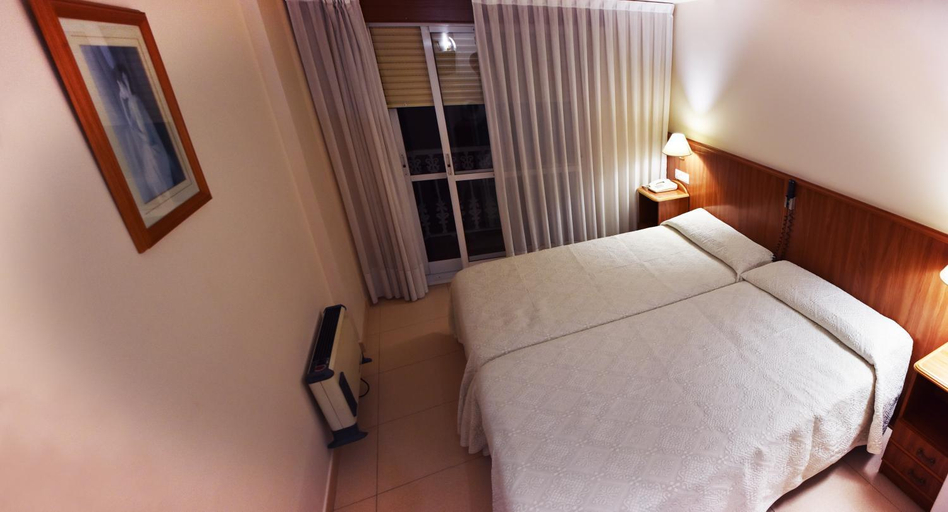 Bedroom 2, HOTEL LORENZO, Ourense