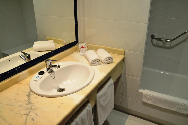 Bathroom 4, Hotel Museo Los Infantes, Cantabria