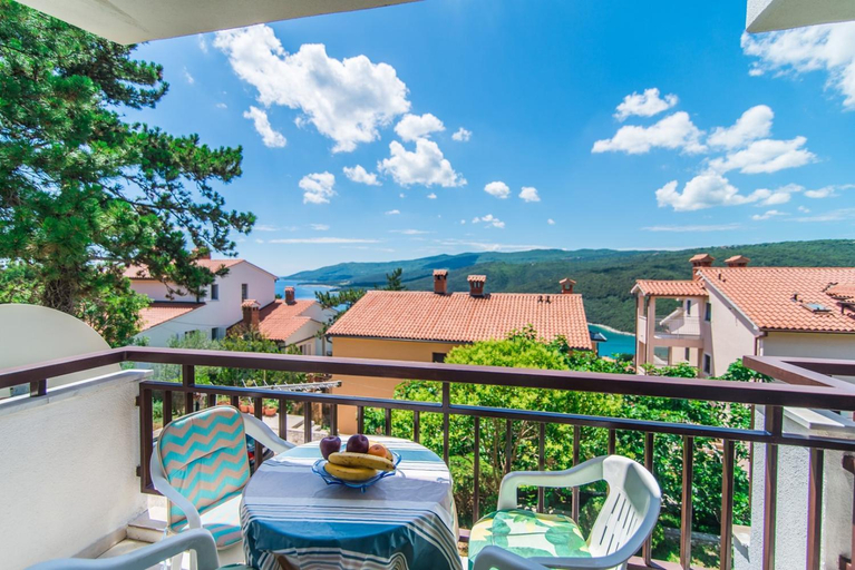 Others 3, Apartment 828, Labin