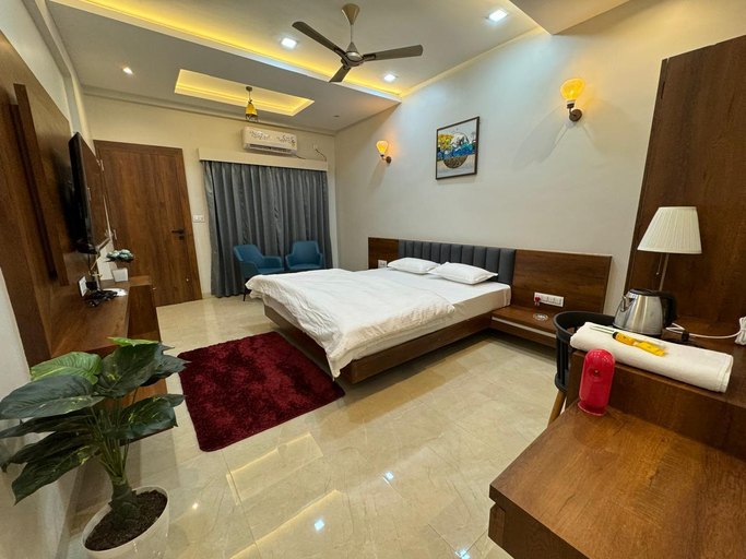 Bedroom 2, Hotel Atithi Inn Akluj, Solapur