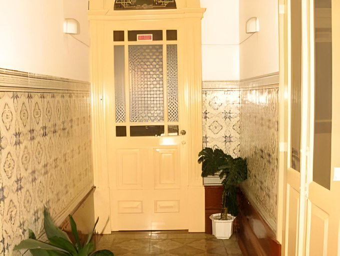 Others 5, Almada Guest House, Porto