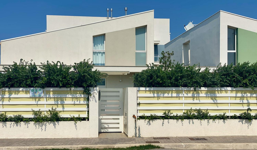 Others 3, Linda's B&B, Ragusa