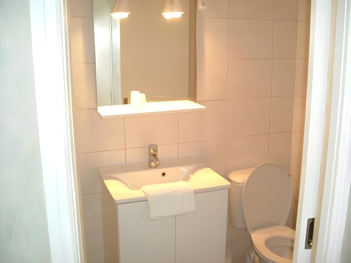 Bathroom 4, Hotel-Restaurant Le Blueberry, Vaucluse