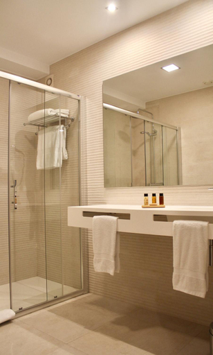 Others 3, Hotel Silgar 92, Pontevedra