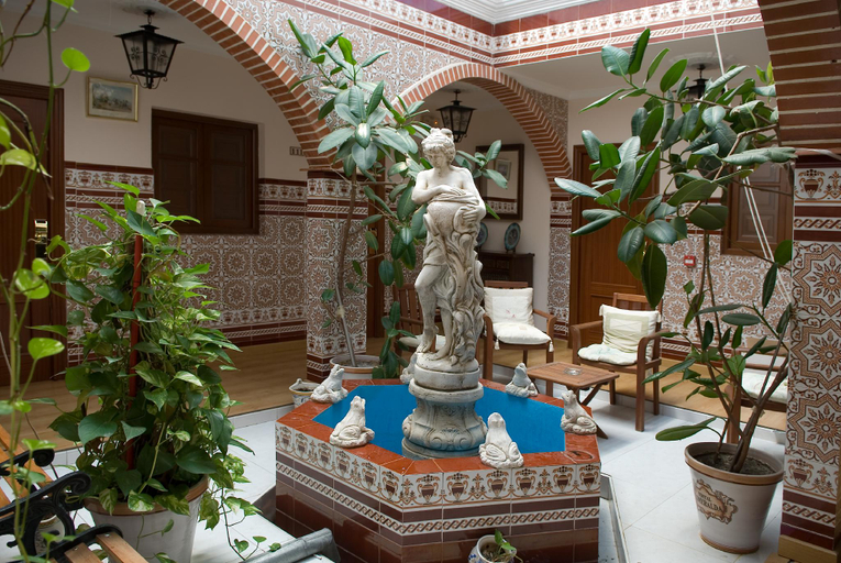 Others 4, Hotel** Esmeralda, Sevilla