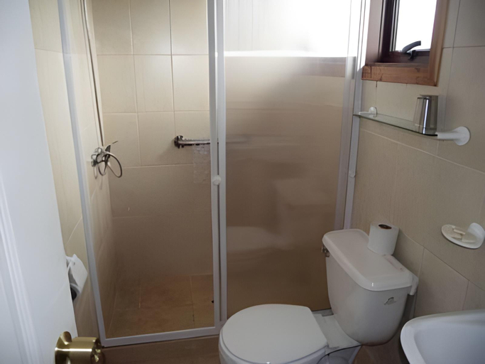 Bathroom 3, Hostal & Cabanas Don Juan, Cautín