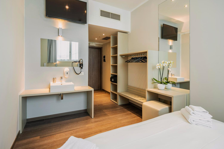 Bedroom 15