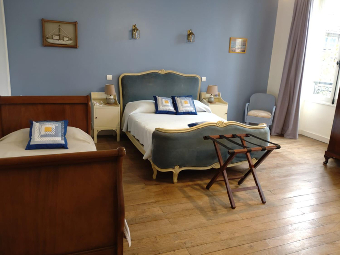 Bedroom 2, La brasserie chambre d'hotes de Delphine, Vienne
