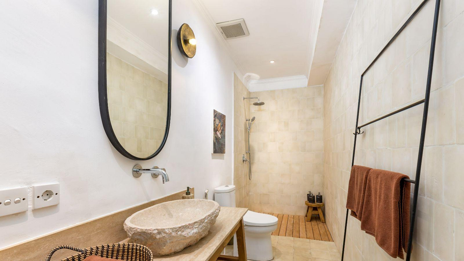 Bathroom 2, Villa Gauguin by Villa Finder, Badung