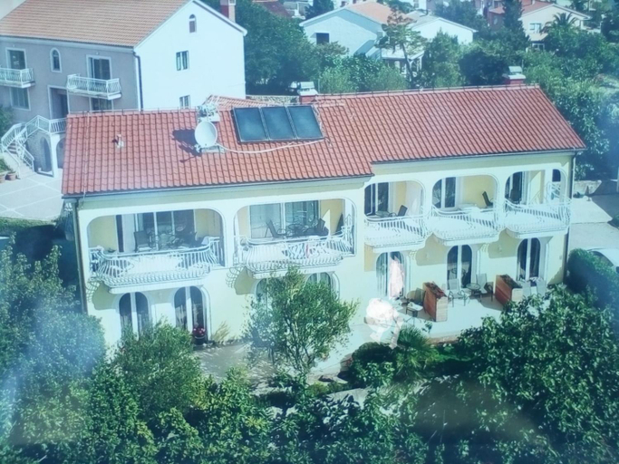 Others 4, Ana Rooms, Krk