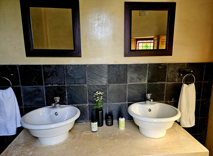 Others 5, Rawsonville House, Cape Winelands