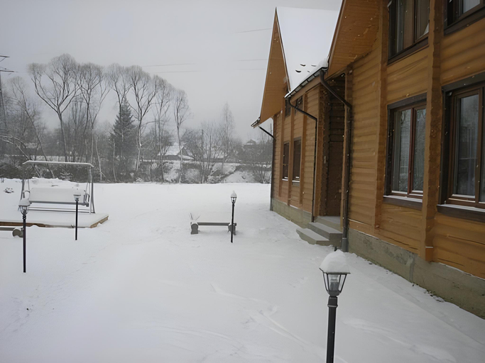 Others 4, Mini Hotel Zakrut, Nadvirnians'kyi