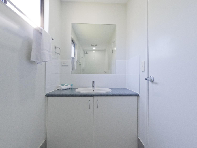 Bathroom 4