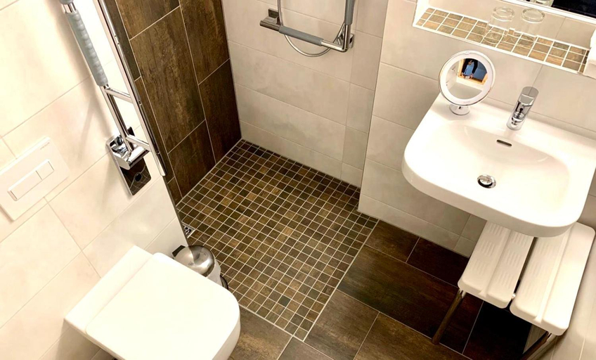 Bathroom 4, Spree-Waldhotel Cottbus, Cottbus