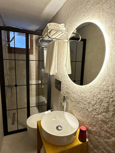 Bathroom 2, Old Town Deluxe Flats, Antalya