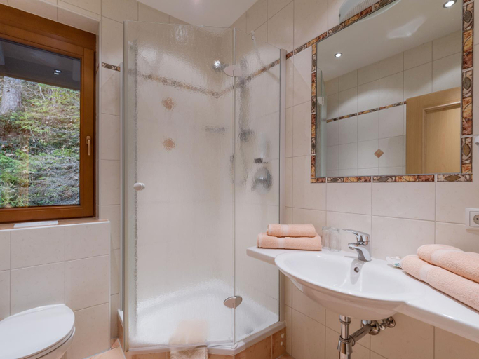 Bathroom 2, Hotel Gasthof Felsenkeller, Kufstein