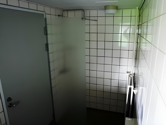 Bathroom, Danhostel Aalborg, Aalborg