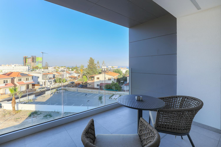 Others 5, The Quality Lodge - Self Check-in, Larnaca