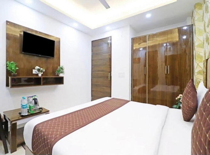 Bedroom 2, Hotel Vijaydeep Place Near Delhi Airport, Delhi