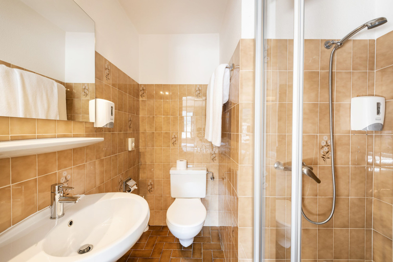Bathroom 2, Albergo Svizzero, Mendrisio