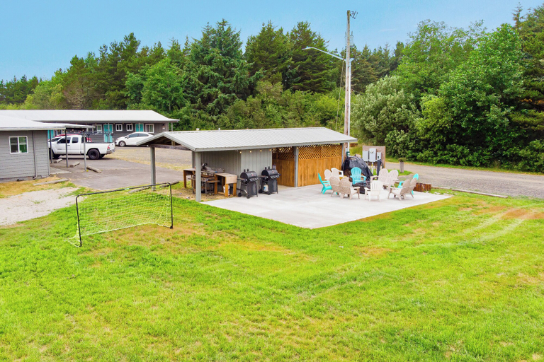 Exterior & Views 2, Breakwater Resort, Grays Harbor