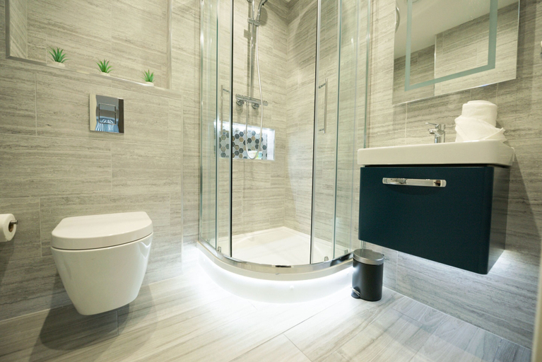 Bathroom 5, Chester House, Reading