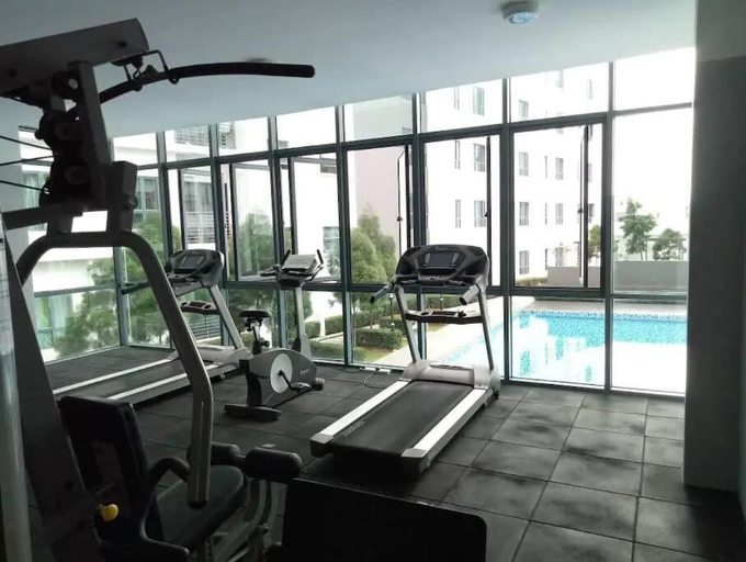 Others 3, Modern Soho in Dpulze , fit 4pax, Netflix provided, Sepang
