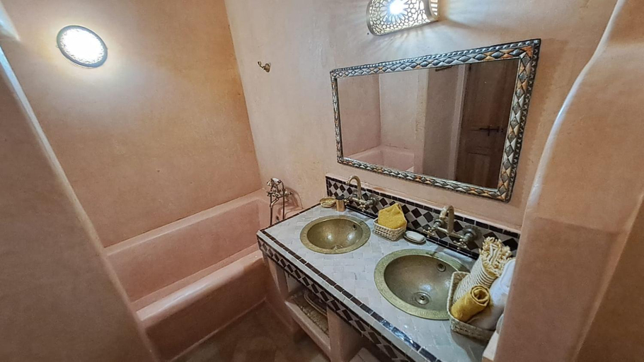Bathroom 2, Dar S'BAH, Fès