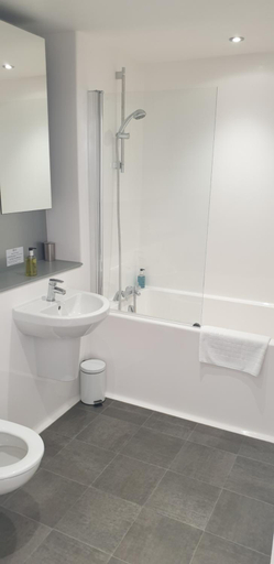 Bathroom 3, Quay Apartments, Manchester