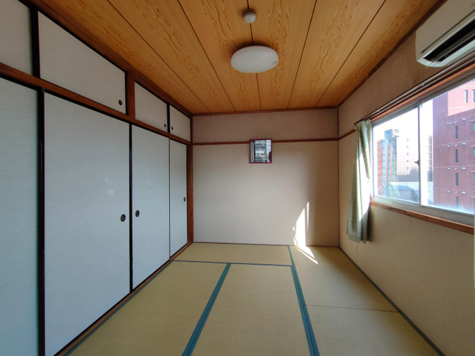 Others 4, 民宿知音, Osaka