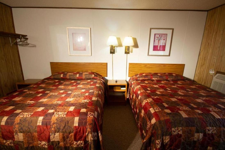 Others 1, ARTOS MOTEL, Wells