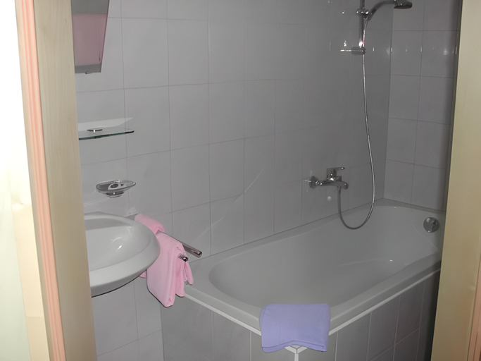 Bathroom 3, Gasthof Alpenblick, Landeck