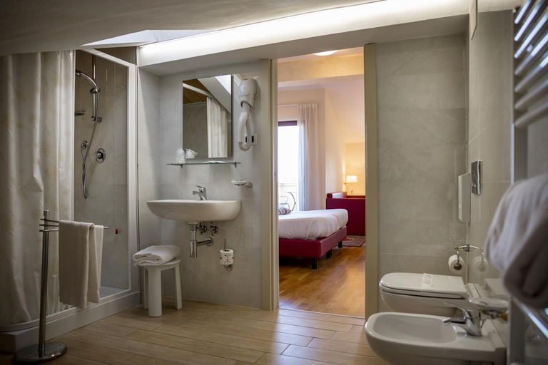Bathroom 3, Hotel Posta Panoramic, Perugia