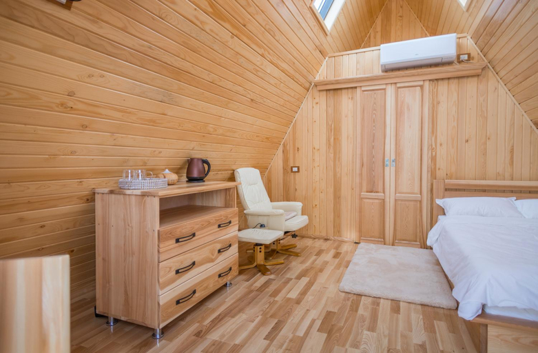 Others 3, Arhico Cabins, Satu Mare
