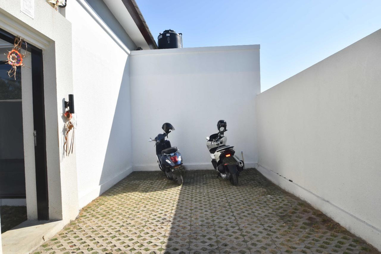 Others 2, Charming 2BR Canggu Aircon Living High Speed Wi-Fi, Badung