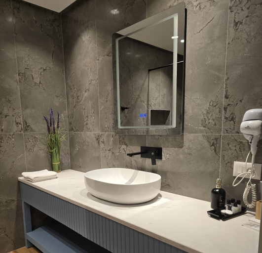Bathroom 3, Perla Hotel, Pogradecit