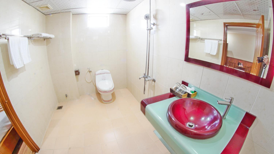 Bathroom 4, Kieu Anh Hotel, Ho Chi Minh City