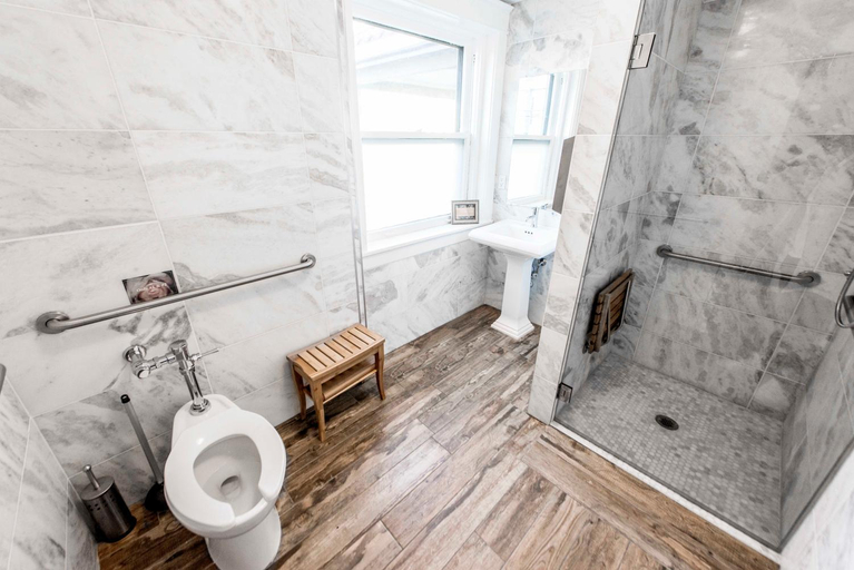Bathroom 3, エンバー ホステル, Denver