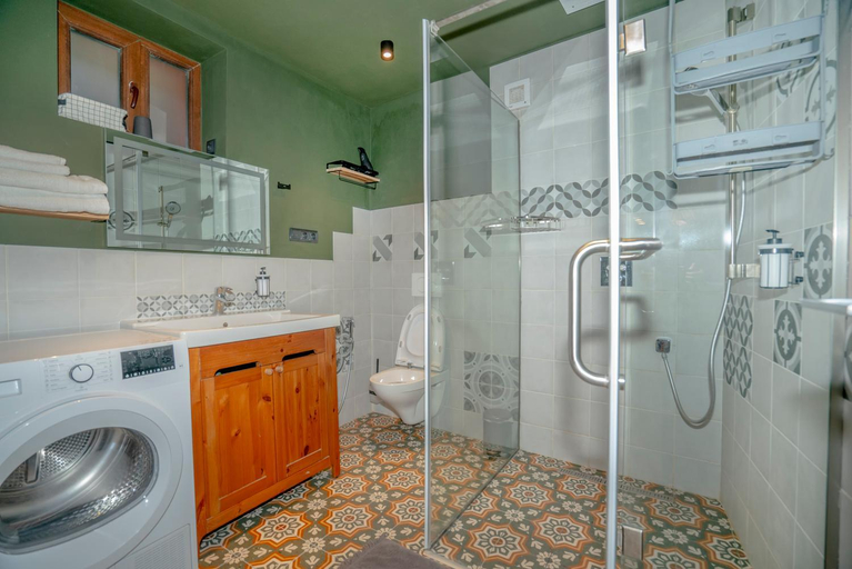 Bathroom 2, Orangify Tbilisi, Tbilisi