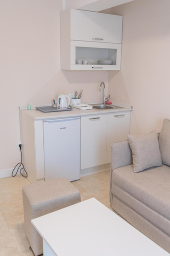 Others 5, A klub apartmani, Čačak