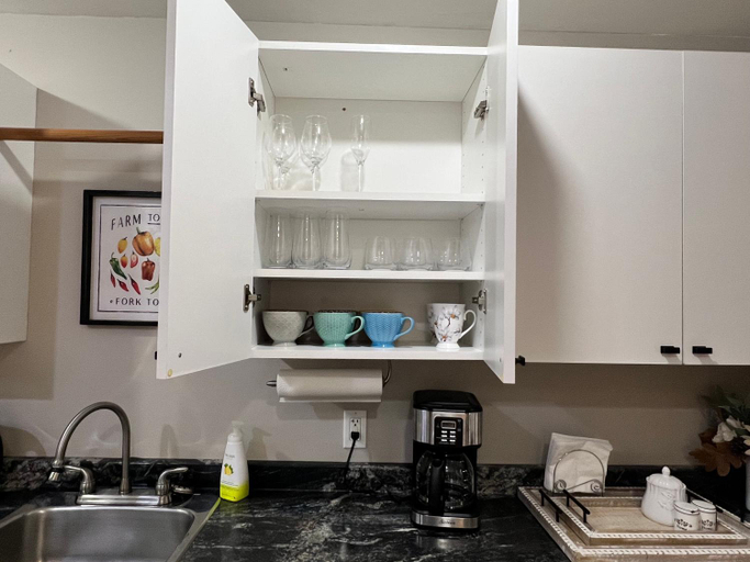 Facilities 3, Yellow Door Suite, Comox-Strathcona