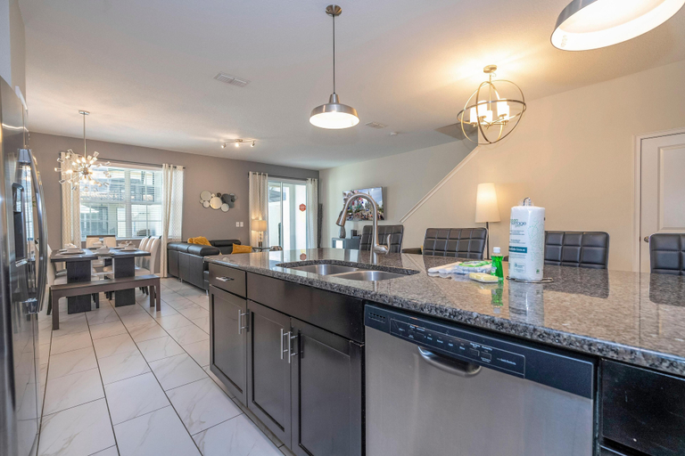 Food & Drinks 5, 3085 TS - Opulent 5 BR Townhome Private Pool, Osceola