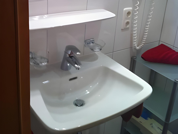 Bathroom 2, Aparthotel Brunnenhof, Bregenz
