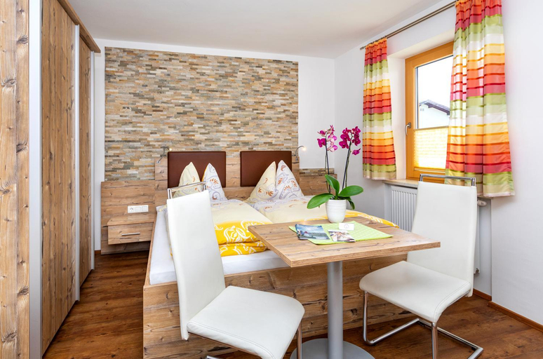 Others 4, Appartement Pension Albert summercard and free parking included, Zell am See