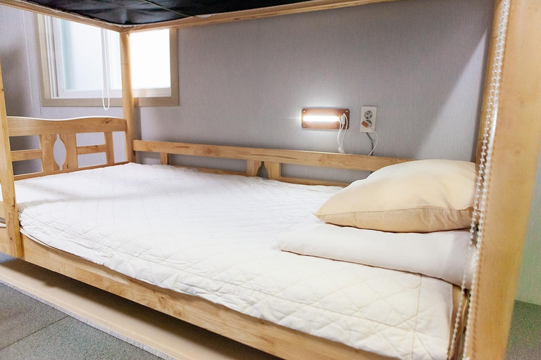 Bedroom 27