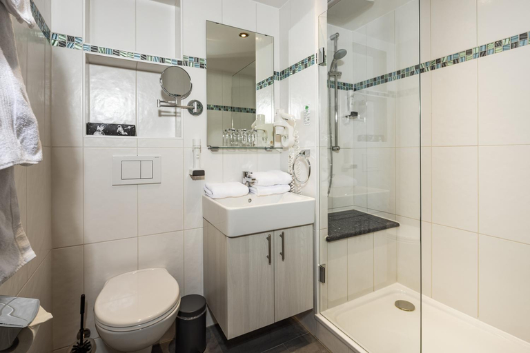 Bathroom 3, Hotel Grunberger, Berchtesgadener Land
