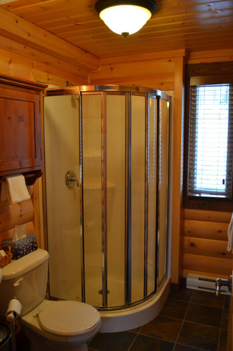 Bathroom 3, Selenia Lodge, Les Laurentides